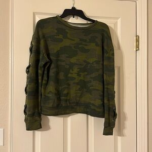 Womens long sleeve Camo Sweatshirt XS